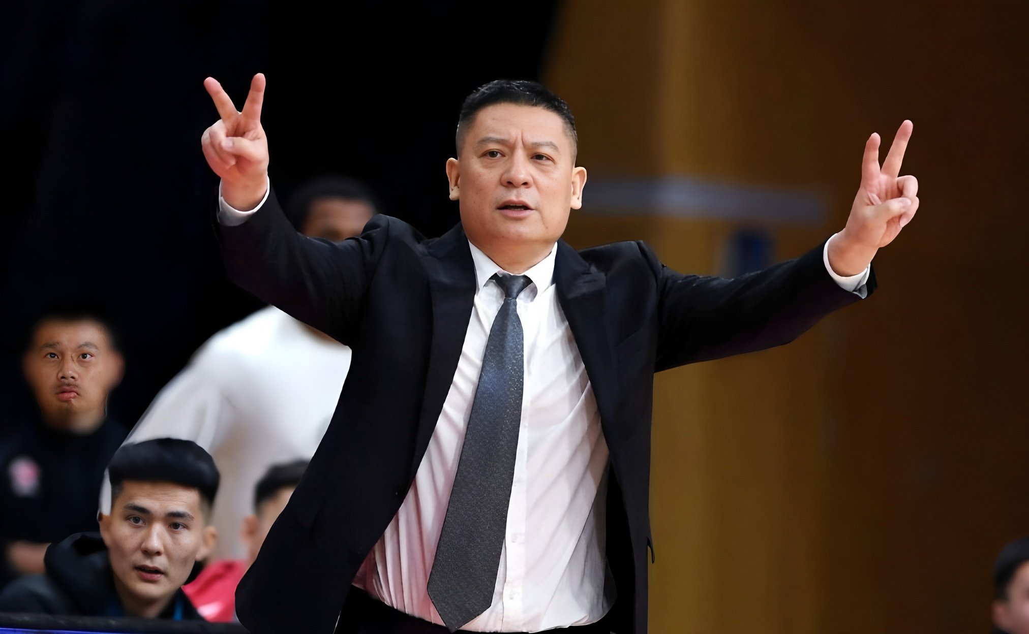 爱游戏体育风云突变浙江稠州转会期主帅复盘国际米兰队长鼓劲备战CBA季后赛，连对手都承认：多特蒙德围绕NBA常规赛绝杀压哨的简单介绍